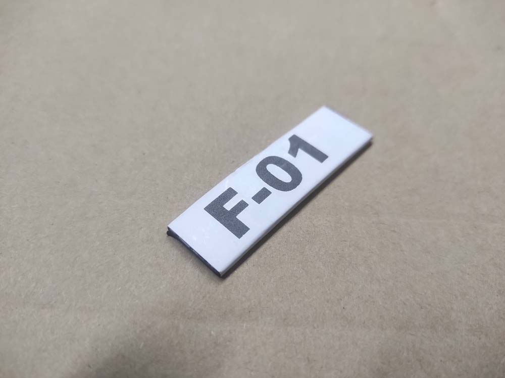 Montagem das etiquetas magnéticas